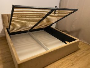 Łóżko tapicerowane