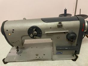 Maszyna do szycia Altin ze stolem