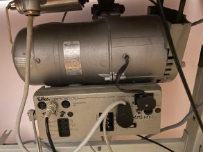 Maszyna do szycia Altin ze stolem