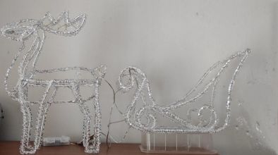 Sprzedam akrylowego renifera z saniami