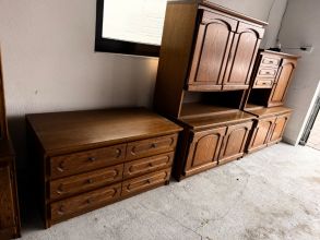 Zestaw mebli dębowych