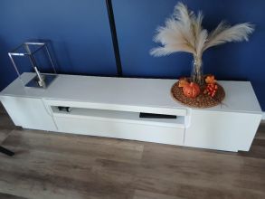 Szafka rtv biala 2.5 m