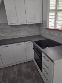 Mieszkanie dwa pokoje salon kuchnia garaz dwie piwnice