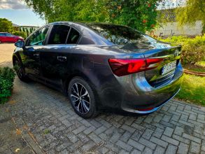 Toyota Avensis 1.8 benzyna