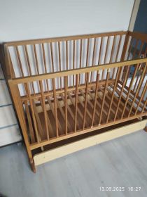 Łóżeczko dziecięce drewniane sprzedam