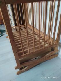 Łóżeczko dziecięce drewniane sprzedam
