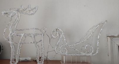 Renifer z saniami i św.Mikołaj - sprzedam