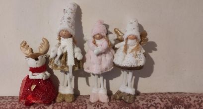 Sprzedam 3 aniołki i renifera świątecznego stan nowe
