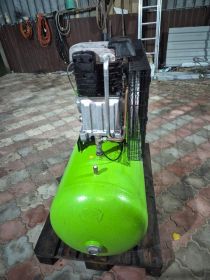 Sprzedam kompresor 270L