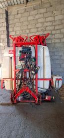 Opryskiwacz zawieszany 1250 litrów, belka 18 metrów....