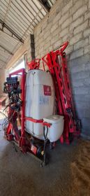 Opryskiwacz zawieszany 1250 litrów, belka 18 metrów....