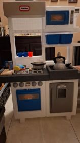 Sprzedam kuchnię firmy Little Tikes