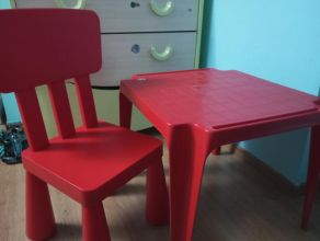 Stolik z krzesełkiem