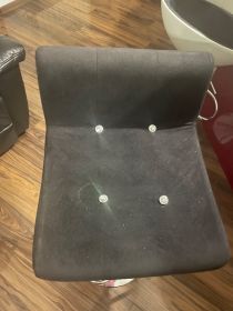 Sprzedam 2 krzesła barowe czarne