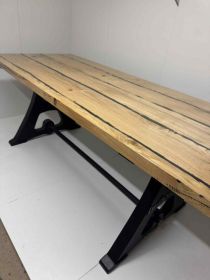 Witam mam na sprzedaż stół dębowy o...