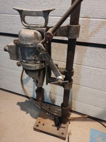 Niemiecka wiertarka stołowa