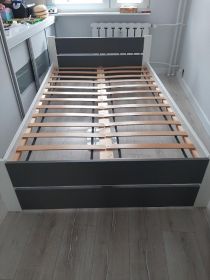 Sprzedam łóżko 140x200 z materacem