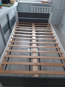 Sprzedam łóżko 140x200 z materacem