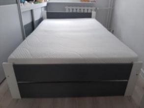 Sprzedam łóżko 140x200 z materacem