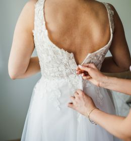 Sprzedam suknię ślubną - literka A