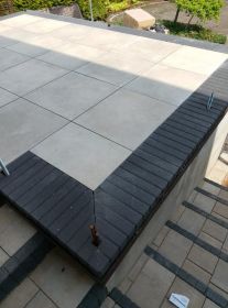 Prace brukarskie, układanie kostki brukowej