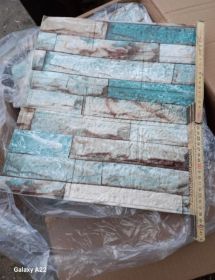 Somoprzylepne nakladki na plytki