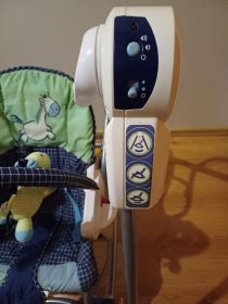 Huśtawka Fisher Price na baterie