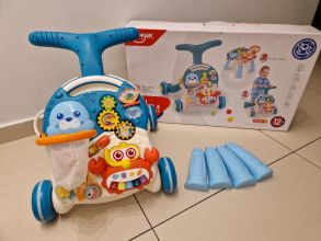 Pchacz i stoliczek edukacyjny w jednym 2w1