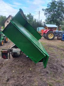 Przyczepka wywrotka jednoosiowa