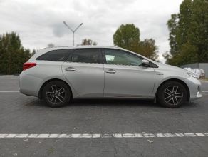 Toyota Auris 1.8 hybrid+LPG automat
