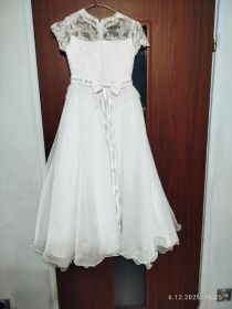 Sprzedam sukienkę komunijną oraz garnitur komunijny !