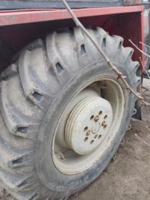 Sprzedam ursusa 385 z napędem zarejestrowany