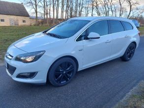 Opel Astra J 1.6 136KM. 2015 ROK