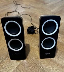 Głośniki komputerowe Logitech 2200 Midnight black.