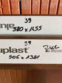 Spszedam dwa okna kolor orzech cena do...