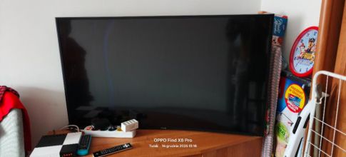 Telewizor Samsung 49 cali grający, curved,lekko uszkodzony!