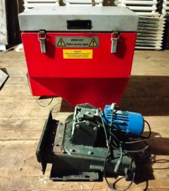 Zasobnik i podajnik DEFRO