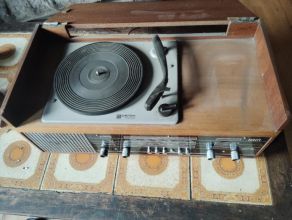 Sprzedam stare radio gramofon