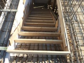 Szalowanie, zbrojenie, zalewanie stropów