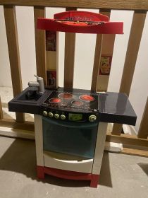 Kuchnia dla dzieci Mini Tefal – realistyczna, interaktywna