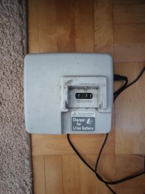 Kupię taką ładowarkę do roweru.