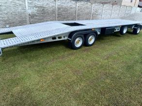 Sprzedam lawetę obrotnicę  firmy ,, WEEKEND '