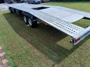 Sprzedam lawetę obrotnicę  firmy ,, WEEKEND '