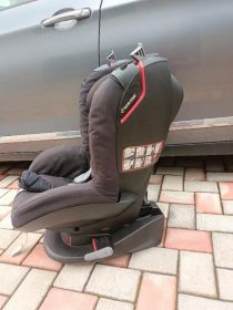 Sprzedam fotelik dziecięcy do samochodu