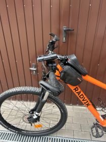 Sprzedam jeden praktycznie nowy rower górski oraz jeden...