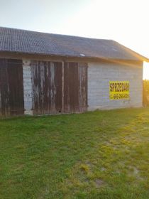 Sprzedam działkę zabudowaną