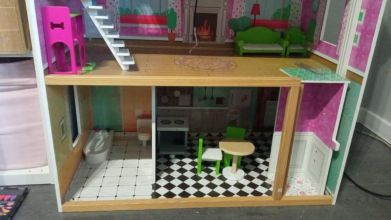 Domek , kamper , samolot, lalki