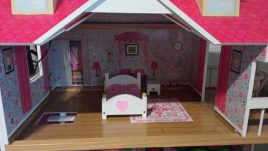 Domek , kamper , samolot, lalki