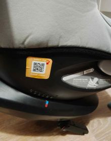 Fotelik z bazą obrotowa