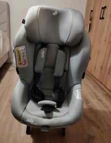 Fotelik z bazą obrotowa